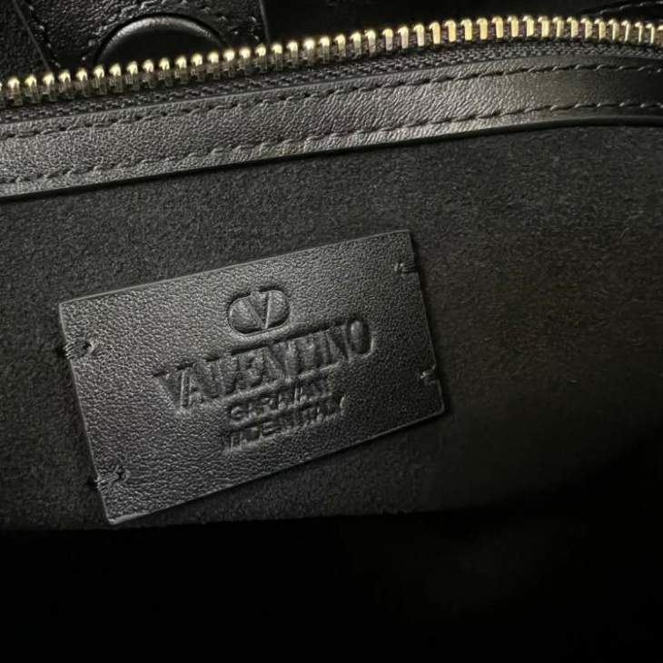 Picture of Valentino Handbags _SKUfw191620142fw